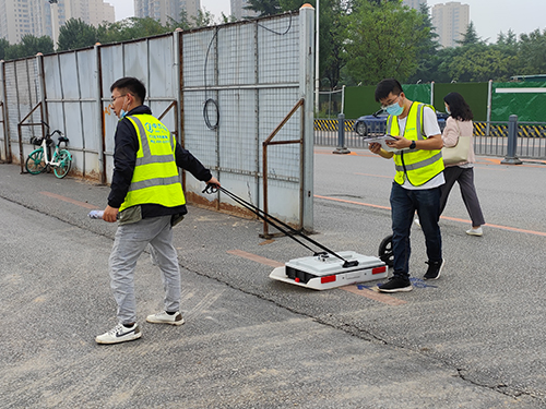 人工拖拉雷达检测